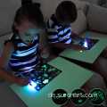 Zauberhafte Schreibtafel für Kinder im Dunkeln leuchtend